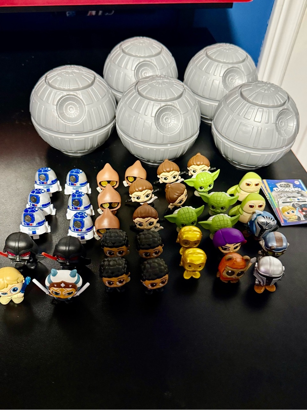 Lot Of 36 Star Wars Doorables Mini Figures